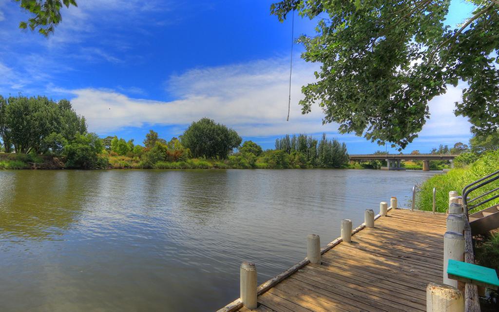 Nrma Bairnsdale Riverside Holiday Park Exterior photo