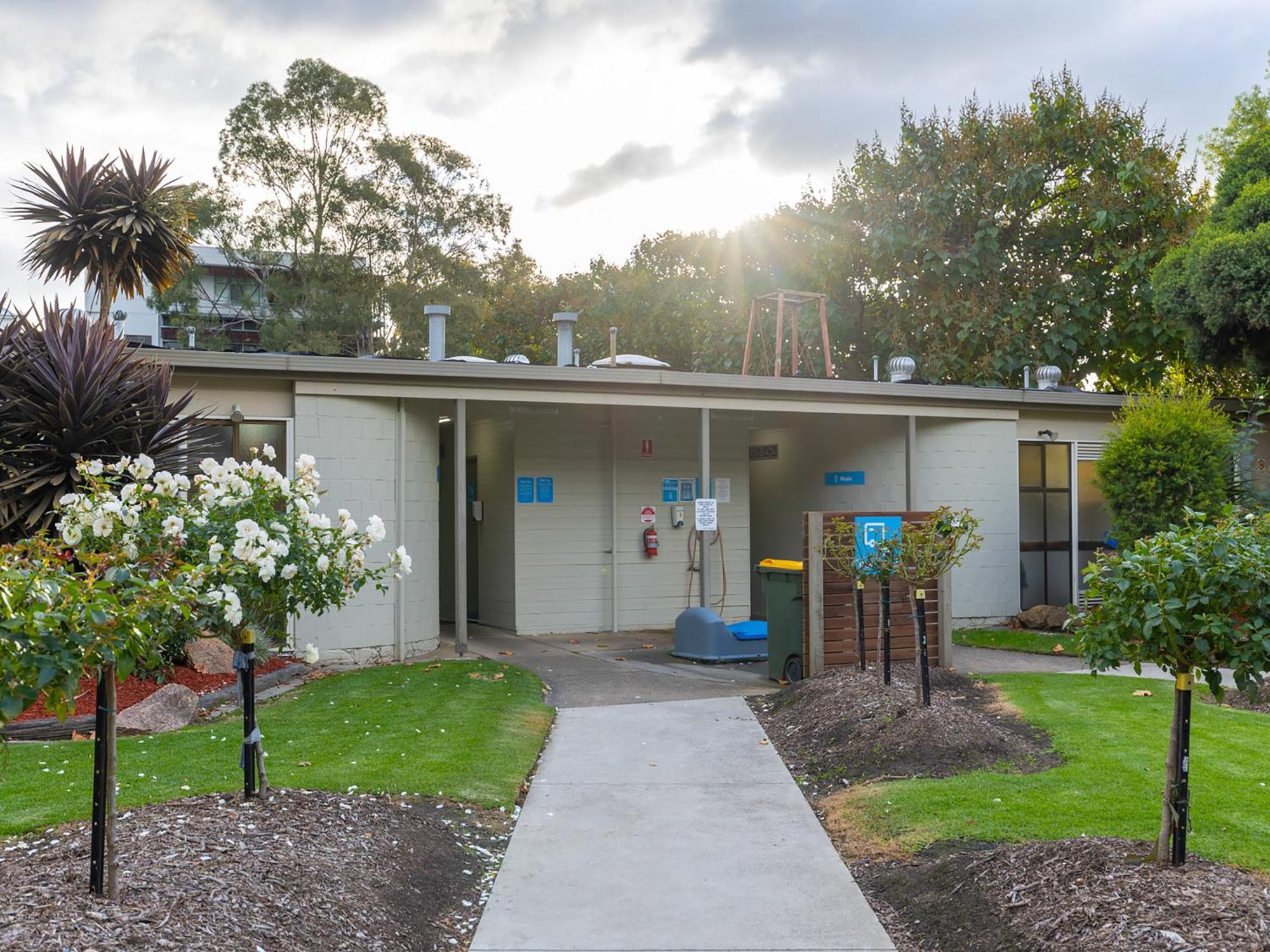 Nrma Bairnsdale Riverside Holiday Park Exterior photo